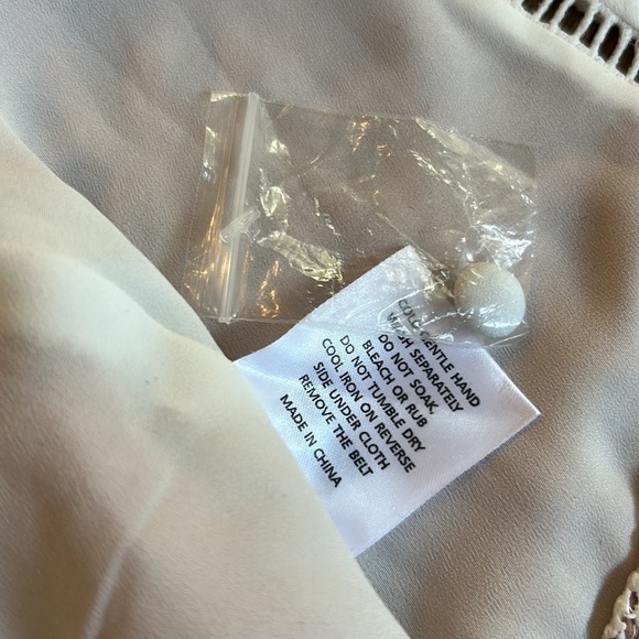 Beautiful and elegant top Style Stalker size small - Picture 3 of 9